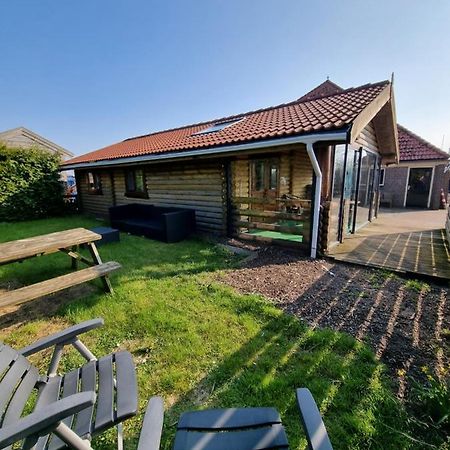 Finse Woning Op Camping De Tulpenweide Breezand Kültér fotó