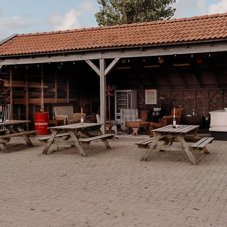 Finse Woning Op Camping De Tulpenweide Breezand Kültér fotó
