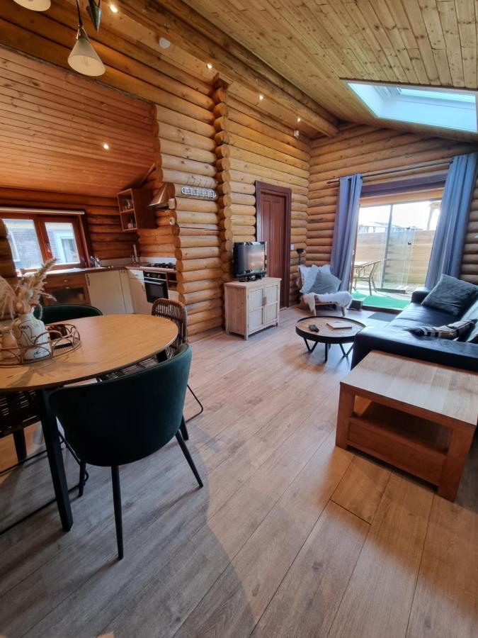 Finse Woning Op Camping De Tulpenweide Breezand Kültér fotó