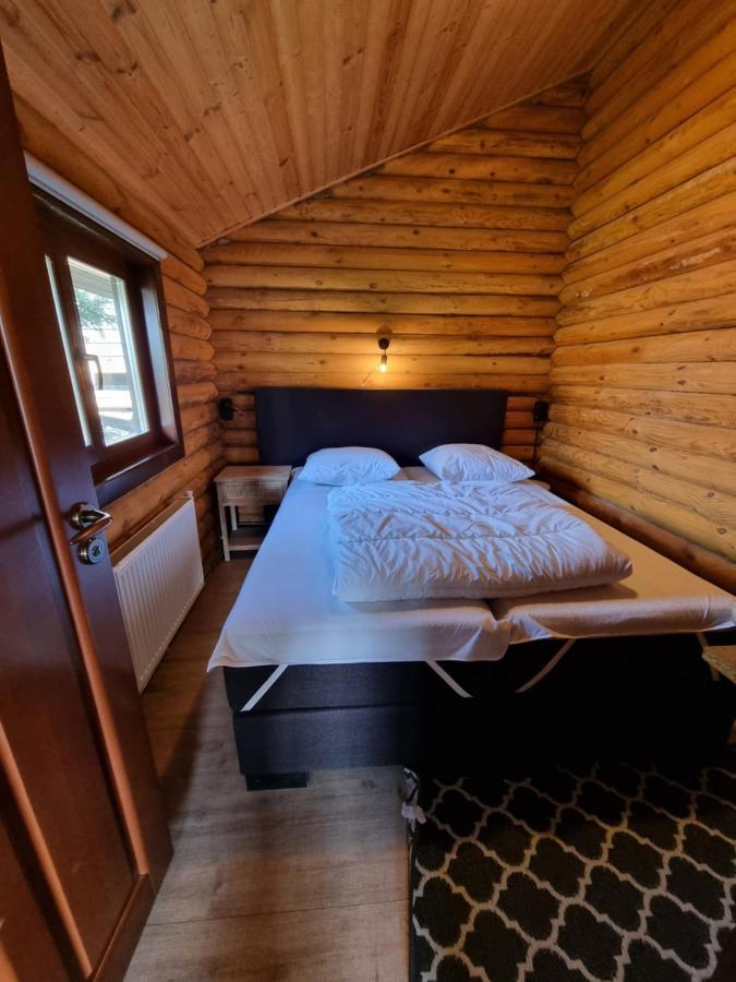Finse Woning Op Camping De Tulpenweide Breezand Kültér fotó