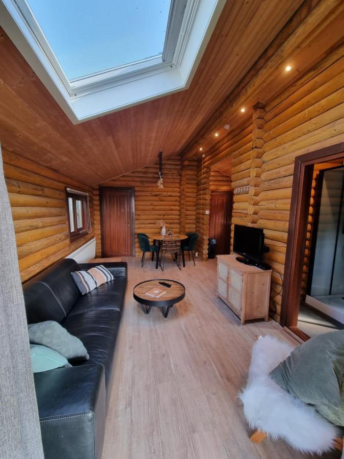 Finse Woning Op Camping De Tulpenweide Breezand Kültér fotó